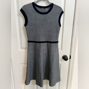 T Tahari Elegant Gray Sleeveless Dress, Academia